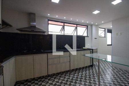 Apartamento à venda com 172m², 4 quartos e 2 vagas Apartamento à venda com 172m², 4 quartos e 2 vagasCozinha e Área de Serviço