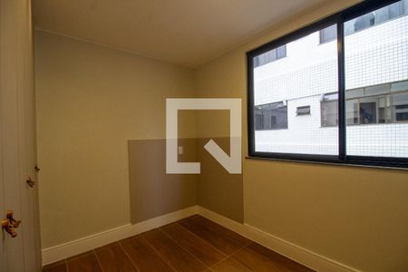 Apartamento à venda com 172m², 4 quartos e 2 vagas Apartamento à venda com 172m², 4 quartos e 2 vagasQuarto 2