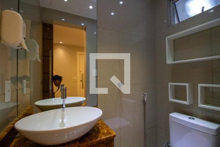 Apartamento à venda com 172m², 4 quartos e 2 vagas Apartamento à venda com 172m², 4 quartos e 2 vagasLavabo