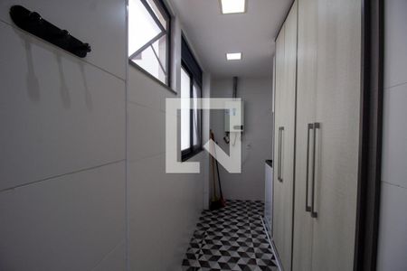 Apartamento à venda com 172m², 4 quartos e 2 vagas Apartamento à venda com 172m², 4 quartos e 2 vagasCozinha e Área de Serviço