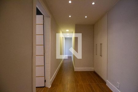 Apartamento à venda com 172m², 4 quartos e 2 vagas Apartamento à venda com 172m², 4 quartos e 2 vagasHall dos Quartos