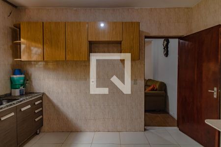 Casa à venda com 150m², 2 quartos e 2 vagasCozinha 