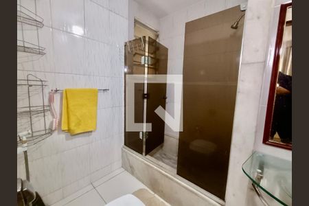 Apartamento à venda com 200m², 4 quartos e 2 vagasSuíte banheiro 