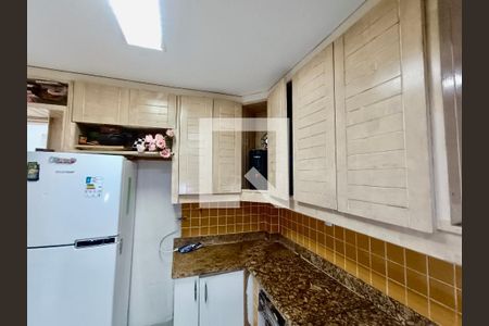 Apartamento à venda com 200m², 4 quartos e 2 vagasCopa / Cozinha 