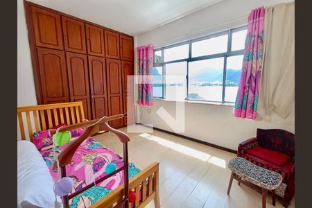 Apartamento à venda com 200m², 4 quartos e 2 vagasQuarto 2