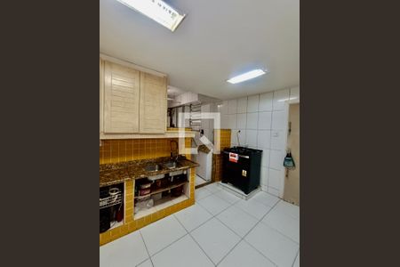Apartamento à venda com 200m², 4 quartos e 2 vagasCopa / Cozinha 