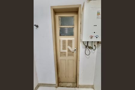 Apartamento à venda com 200m², 4 quartos e 2 vagasBanheiro serviço 