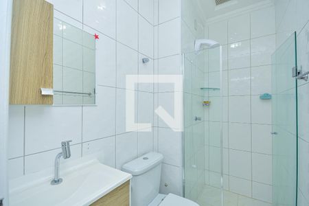 Banheiro de casa para alugar com 2 quartos, 65m² em Vila Arriete, São Paulo