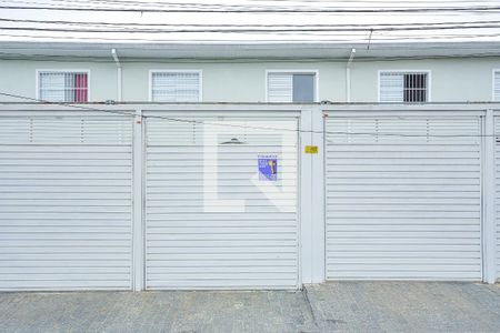 Casa para alugar com 65m², 2 quartos e 1 vaga Casa para alugar com 65m², 2 quartos e 1 vagaFachada