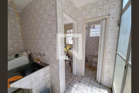 Casa à venda com 176m², 4 quartos e 2 vagas Casa à venda com 176m², 4 quartos e 2 vagasLavanderia