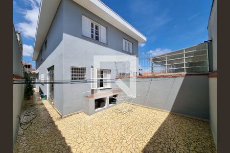 Casa à venda com 176m², 4 quartos e 2 vagas Casa à venda com 176m², 4 quartos e 2 vagasFachada