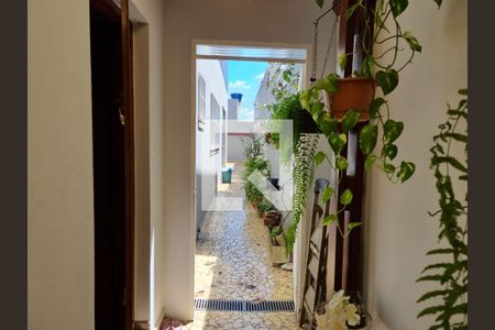 Casa à venda com 176m², 4 quartos e 2 vagas Casa à venda com 176m², 4 quartos e 2 vagasÁrea Externa