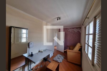 Casa à venda com 176m², 4 quartos e 2 vagas Casa à venda com 176m², 4 quartos e 2 vagasEscritório