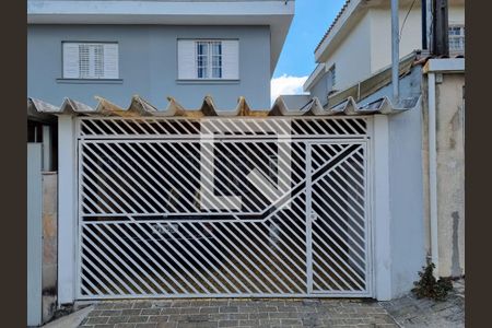 Casa à venda com 176m², 4 quartos e 2 vagas Casa à venda com 176m², 4 quartos e 2 vagasFachada