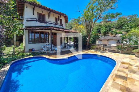 Casa de condomínio à venda com 260m², 4 quartos e 3 vagasPiscina