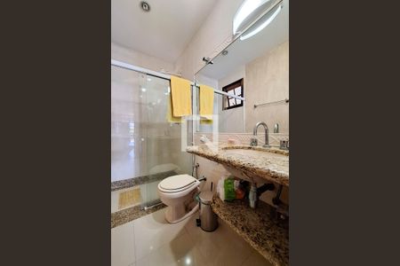 Casa de condomínio à venda com 260m², 4 quartos e 3 vagasBanheiro Social