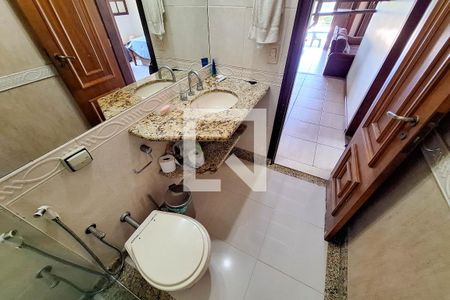 Casa de condomínio à venda com 260m², 4 quartos e 3 vagasBanheiro Social