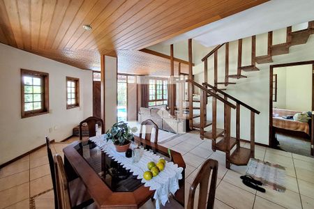 Sala 1 de casa de condomínio à venda com 4 quartos, 260m² em Badu, Niterói