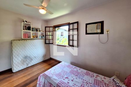 Casa de condomínio à venda com 260m², 4 quartos e 3 vagasQuarto 2