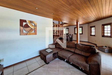 Sala 1 de casa de condomínio à venda com 4 quartos, 260m² em Badu, Niterói