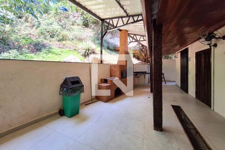 Casa de condomínio à venda com 260m², 4 quartos e 3 vagasÁrea comum