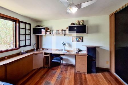 Casa de condomínio à venda com 260m², 4 quartos e 3 vagasQuarto 3