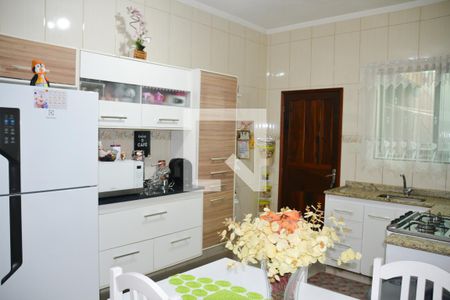 Casa à venda com 119m², 2 quartos e 2 vagasCozinha
