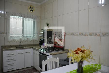 Casa à venda com 119m², 2 quartos e 2 vagasCozinha