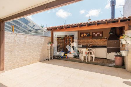 Casa à venda com 220m², 3 quartos e 3 vagasCobertura