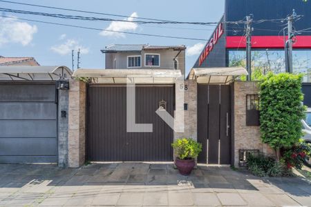 Casa à venda com 220m², 3 quartos e 3 vagasFachada