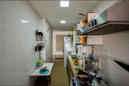 Apartamento à venda com 93m², 3 quartos e 2 vagasCozinha