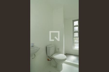 Apartamento à venda com 67m², 2 quartos e sem vaga Apartamento à venda com 67m², 2 quartos e sem vagaBanheiro