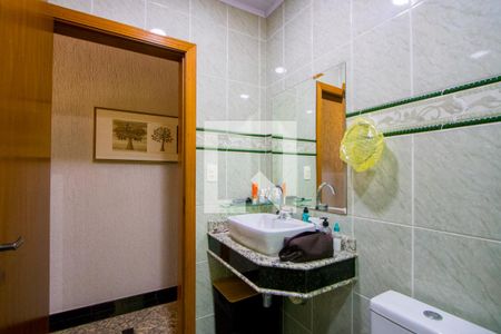 Casa à venda com 350m², 3 quartos e 2 vagasBanheiro social 2