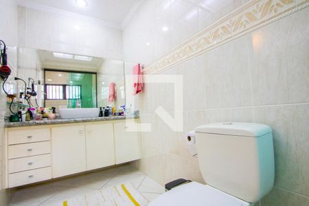 Casa à venda com 350m², 3 quartos e 2 vagasBanheiro do quarto 1