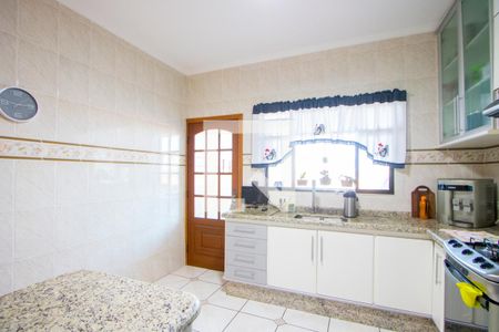 Casa à venda com 350m², 3 quartos e 2 vagasCozinha