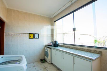 Casa à venda com 350m², 3 quartos e 2 vagasÁrea de serviço