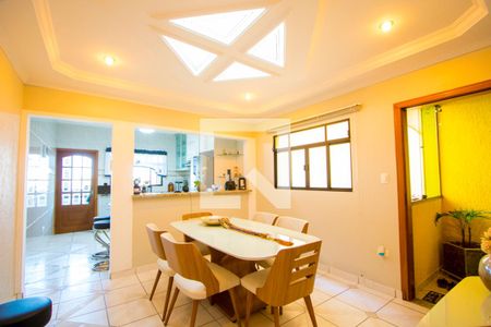 Casa à venda com 350m², 3 quartos e 2 vagasCopa