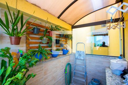 Casa à venda com 350m², 3 quartos e 2 vagasÁrea de serviço