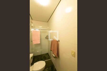 Apartamento à venda com 121m², 4 quartos e 2 vagas Apartamento à venda com 121m², 4 quartos e 2 vagasBanheiro da Suíte