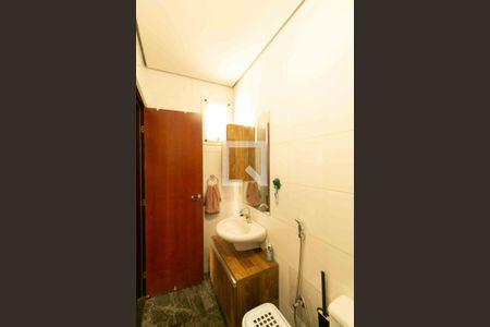 Apartamento à venda com 121m², 4 quartos e 2 vagas Apartamento à venda com 121m², 4 quartos e 2 vagasBanheiro da Suíte