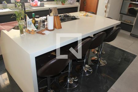 Apartamento à venda com 170m², 3 quartos e 2 vagasCozinha