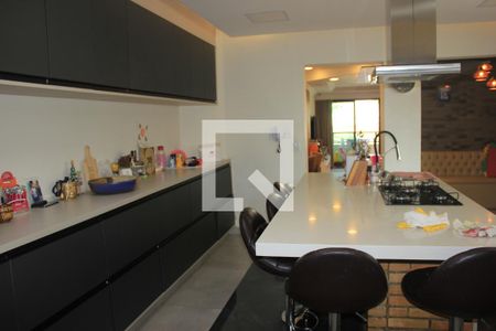 Apartamento à venda com 170m², 3 quartos e 2 vagasCozinha