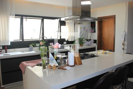 Apartamento à venda com 170m², 3 quartos e 2 vagasCozinha