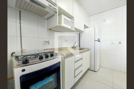 Cozinha de apartamento para alugar com 1 quarto, 53m² em Santo Amaro, São Paulo