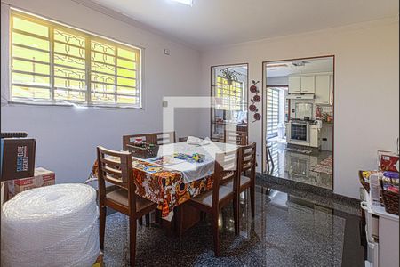 Casa à venda com 172m², 4 quartos e 3 vagas Casa à venda com 172m², 4 quartos e 3 vagasSala de Jantar