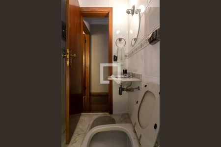 Casa à venda com 172m², 4 quartos e 3 vagas Casa à venda com 172m², 4 quartos e 3 vagasLavabo