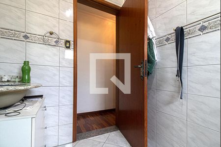 Casa à venda com 172m², 4 quartos e 3 vagas Casa à venda com 172m², 4 quartos e 3 vagasBanheiro Social