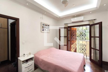 Casa de condomínio à venda com 590m², 4 quartos e 6 vagas Casa de condomínio à venda com 590m², 4 quartos e 6 vagasSuíte 3