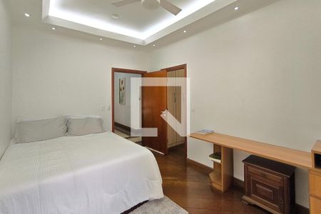 Casa de condomínio à venda com 590m², 4 quartos e 6 vagas Casa de condomínio à venda com 590m², 4 quartos e 6 vagasSuíte 2