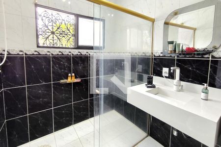 Casa de condomínio à venda com 590m², 4 quartos e 6 vagas Casa de condomínio à venda com 590m², 4 quartos e 6 vagasBanheiro da Suíte 3